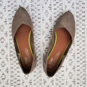 Toms suede flats
